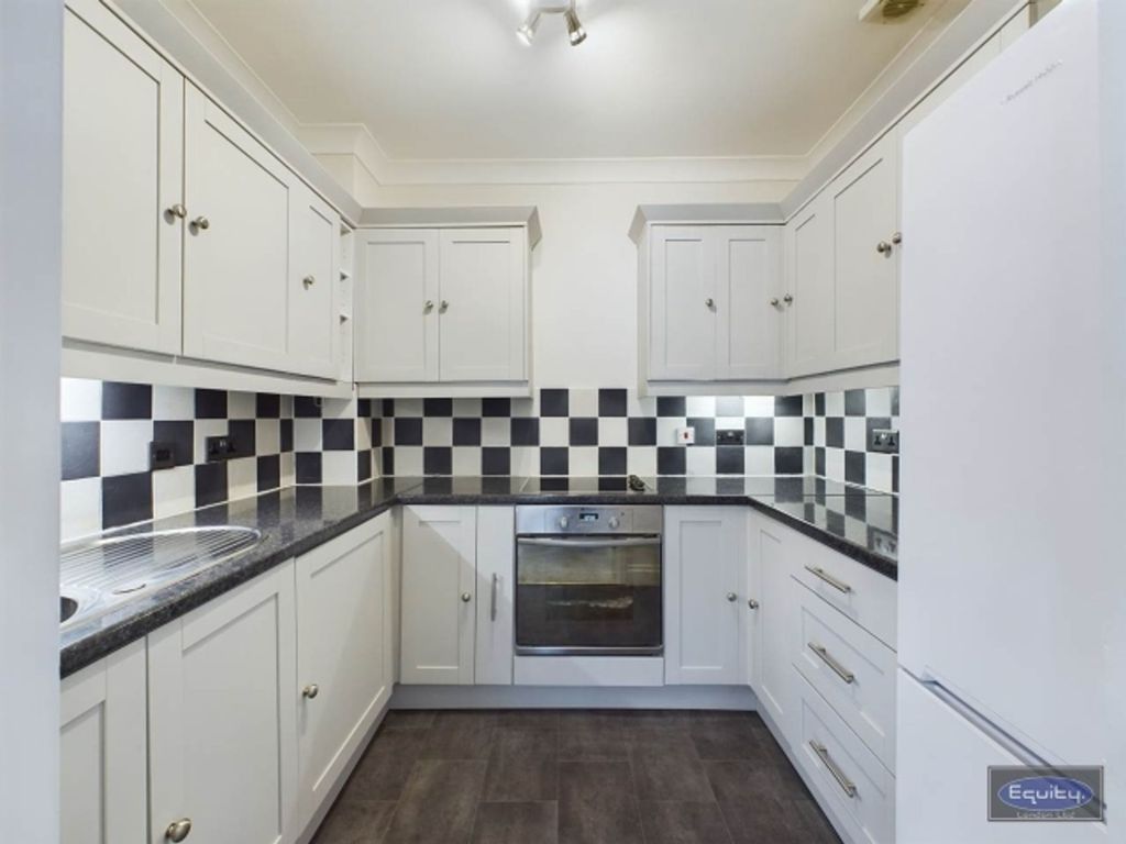 Property photo 3 of 13 Kitchen