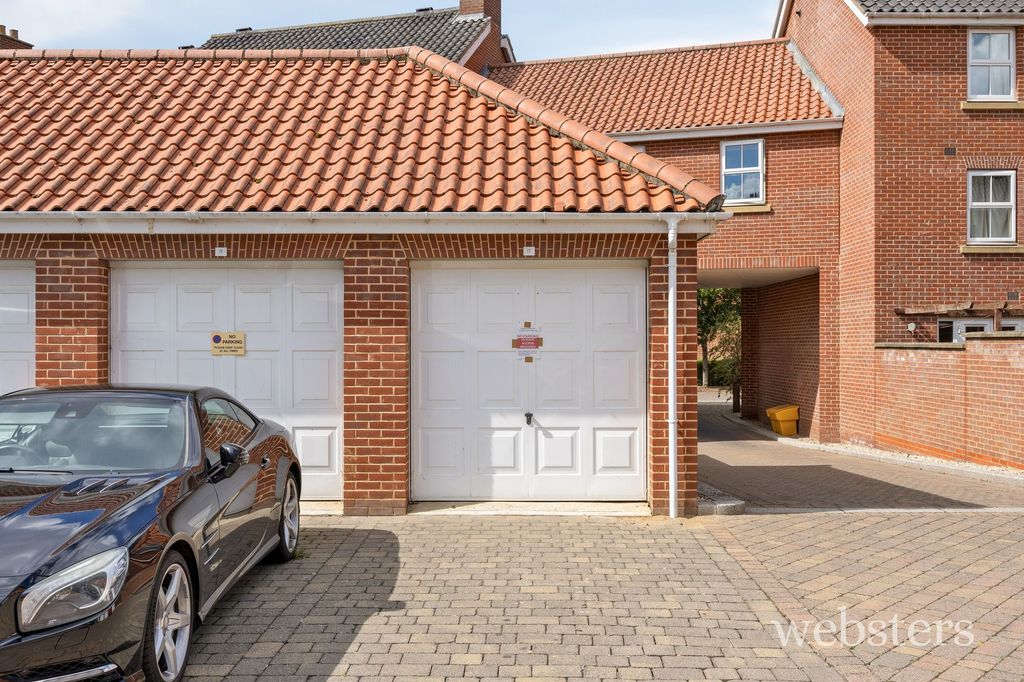 Property photo 2 of 26