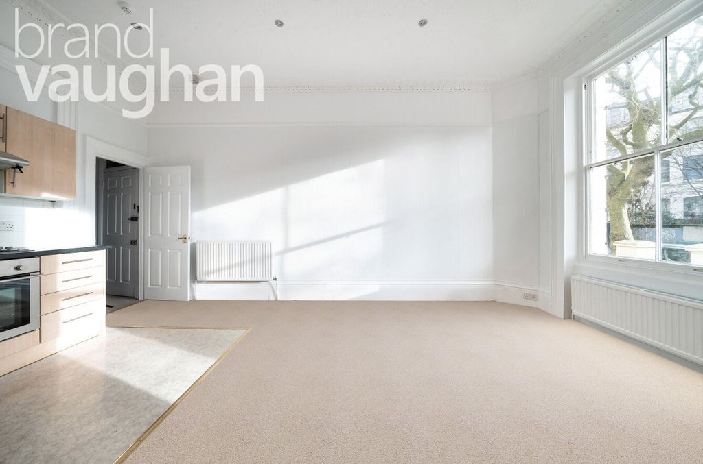 Property photo 2 of 11 Picture No. 16