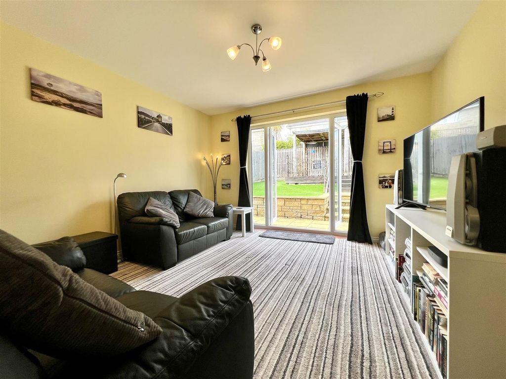 Property photo 3 of 24 Kirkton Drive, Burntisland