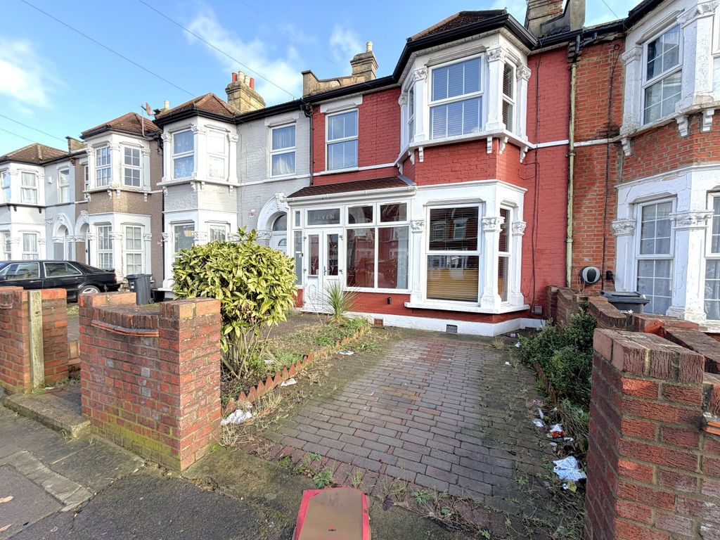 Property photo 1 of 18