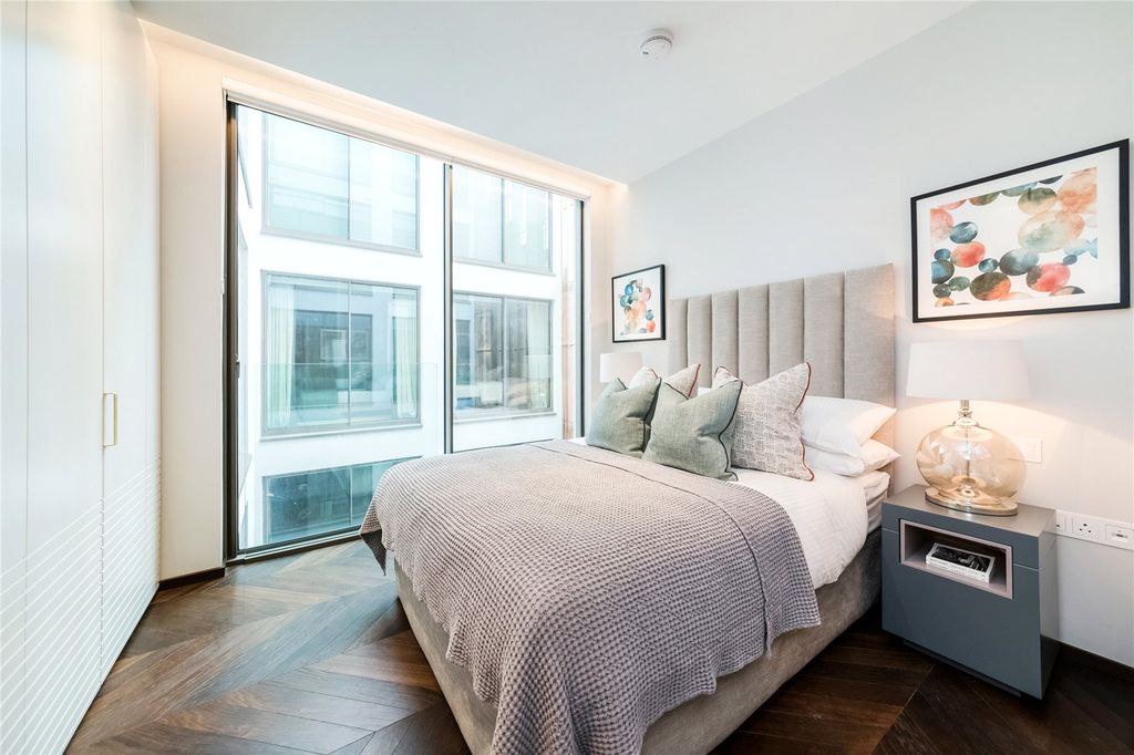 Property photo 3 of 17 The Colyer