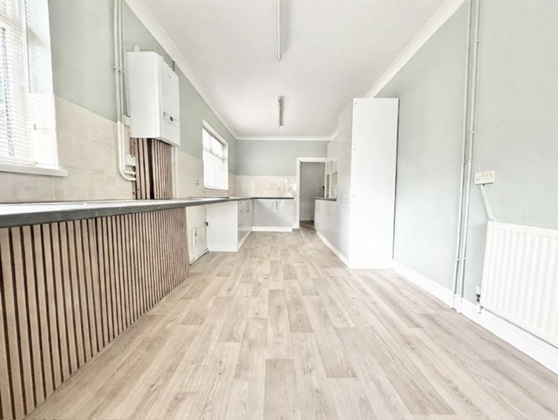 Property photo 2 of 21 Kitchen Breakfast Dining Room