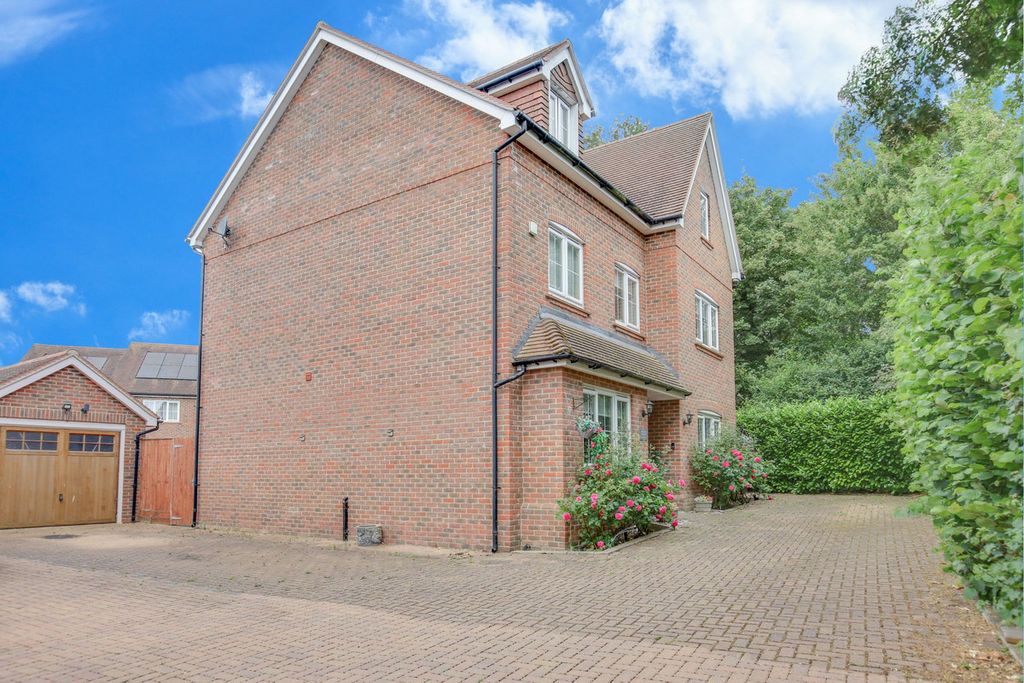 Property photo 1 of 29