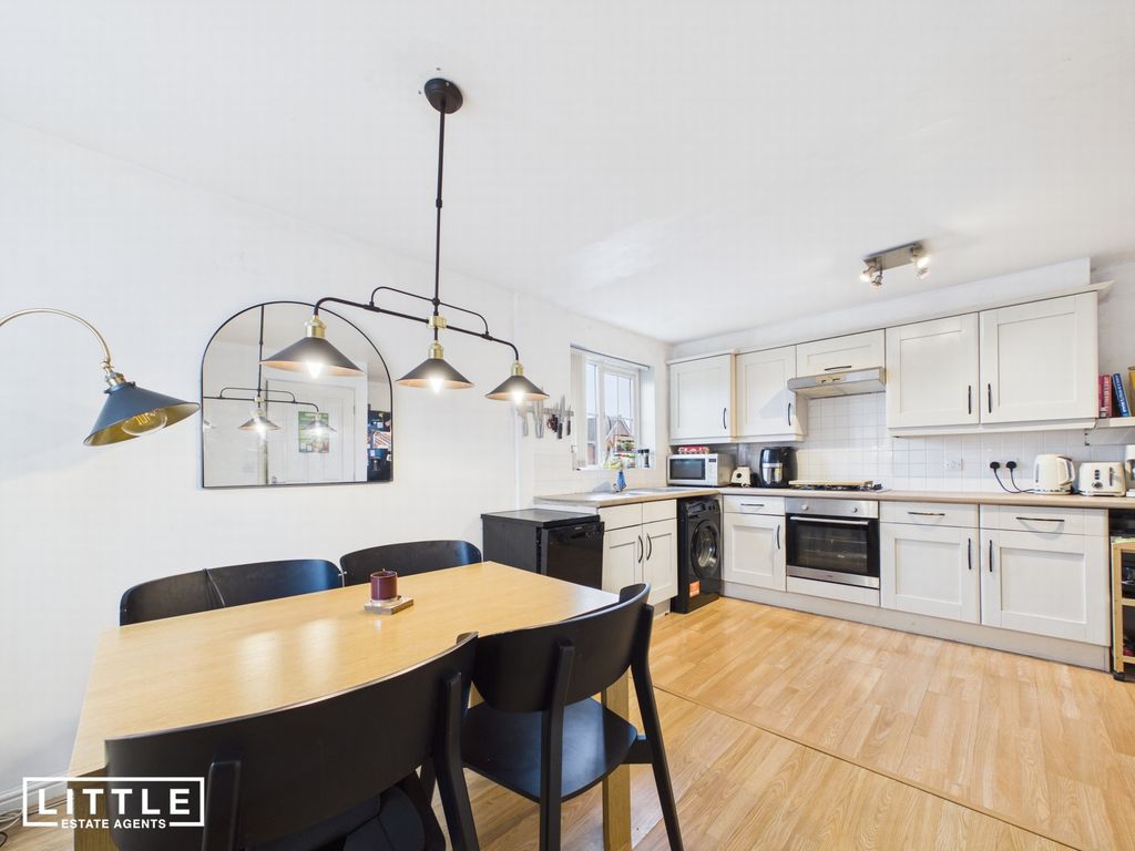 Property photo 3 of 23 Photo 7