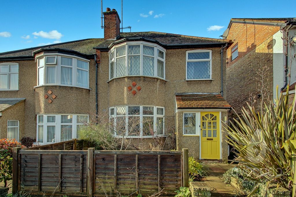 Property photo 1 of 13 4843871