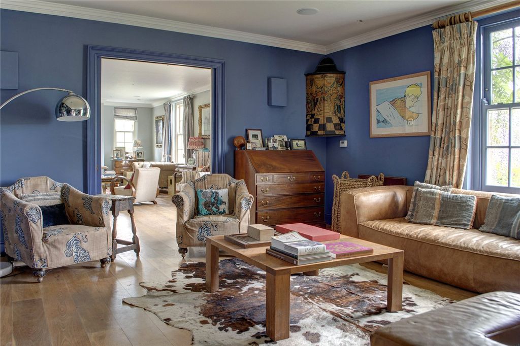 Property photo 2 of 63 Picture No. 01