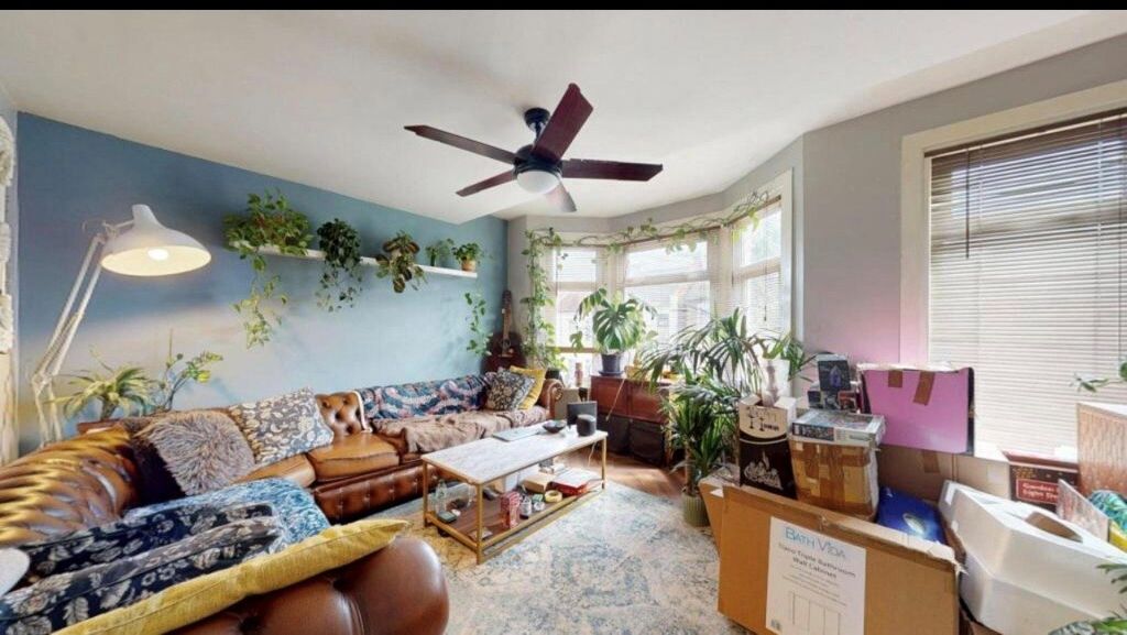 Property photo 3 of 6 Gallery