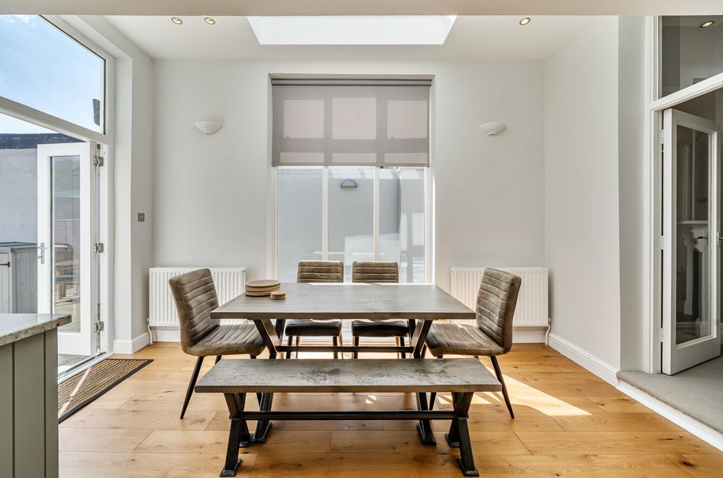 Property photo 3 of 19 Dining