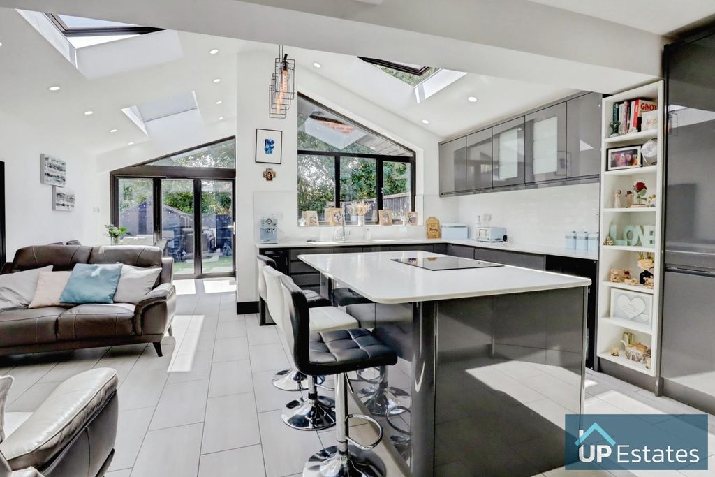Property photo 3 of 21 Living Kitchen Diner