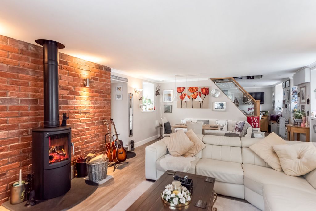Additional image 6 of 3 bed end terrace house for saleMillar Steet, Crieff PH7