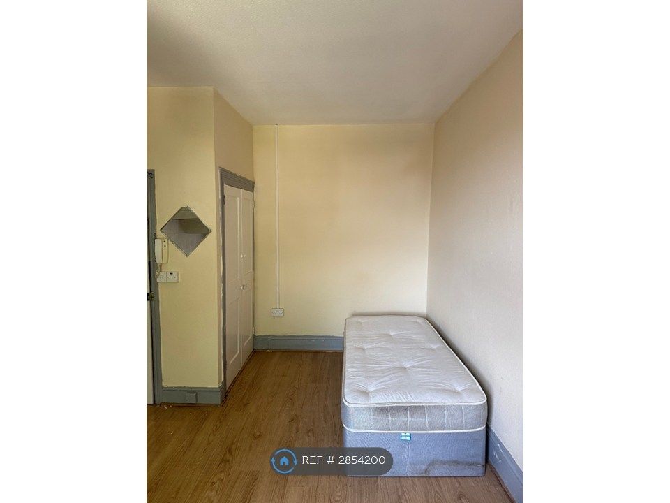 Property photo 2 of 3