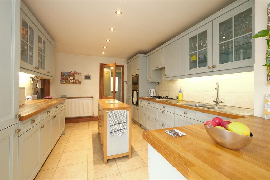 Property photo 3 of 17 Photo 35