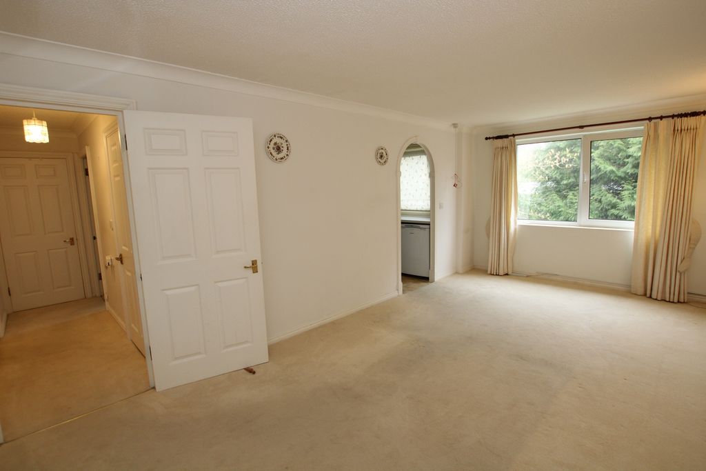 Property photo 3 of 8