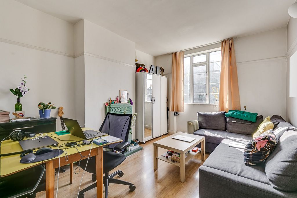 Property photo 1 of 8