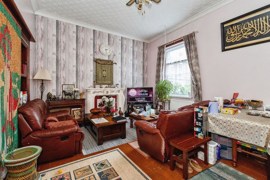 Property photo 3 of 17 Pbox-Img.Jpg