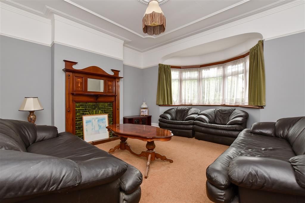 Property photo 3 of 16 Living Room