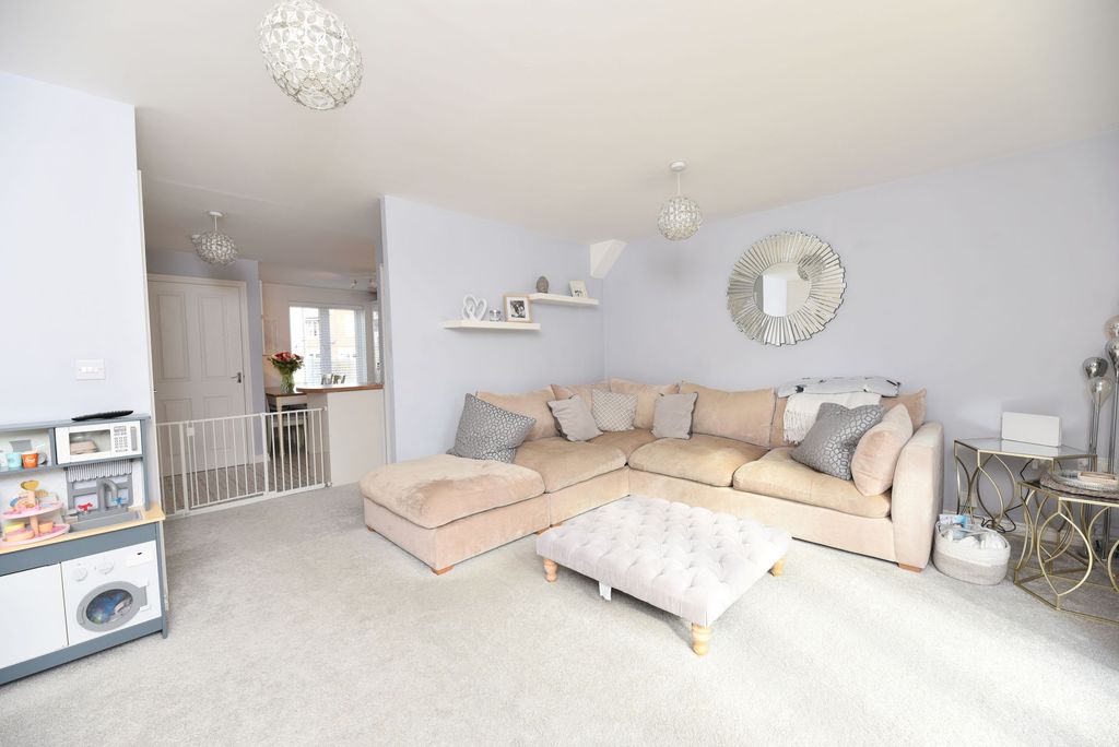 Property photo 3 of 21