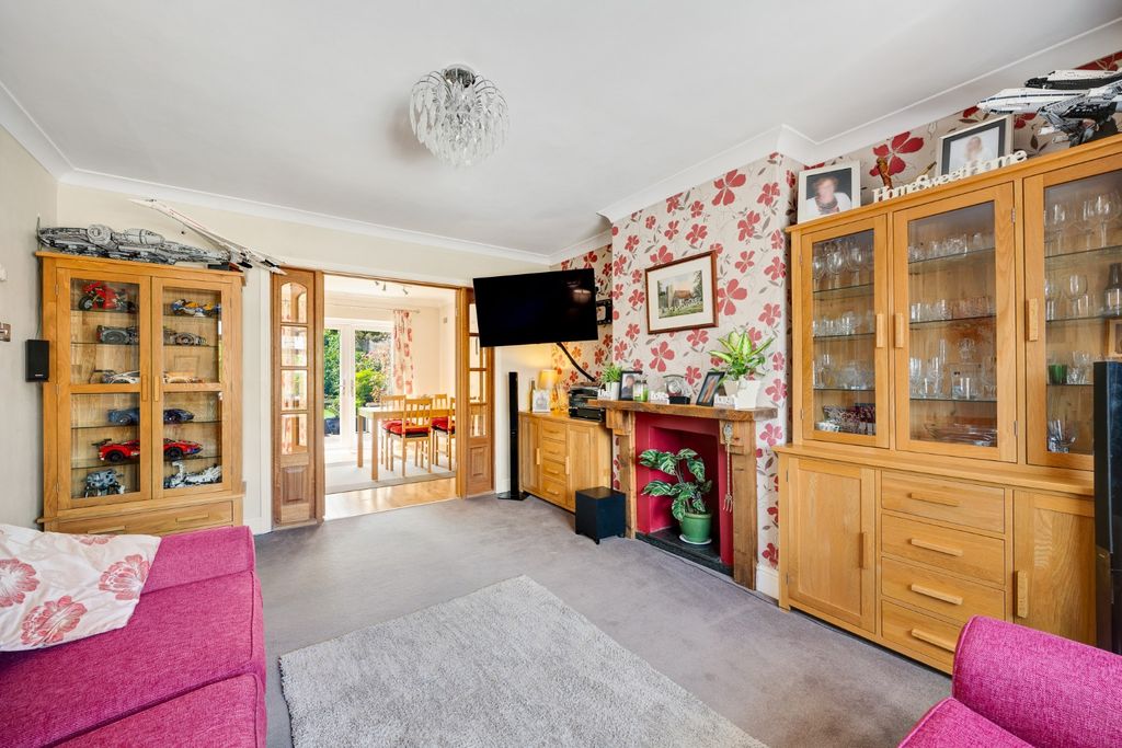 Property photo 3 of 21 4669636
