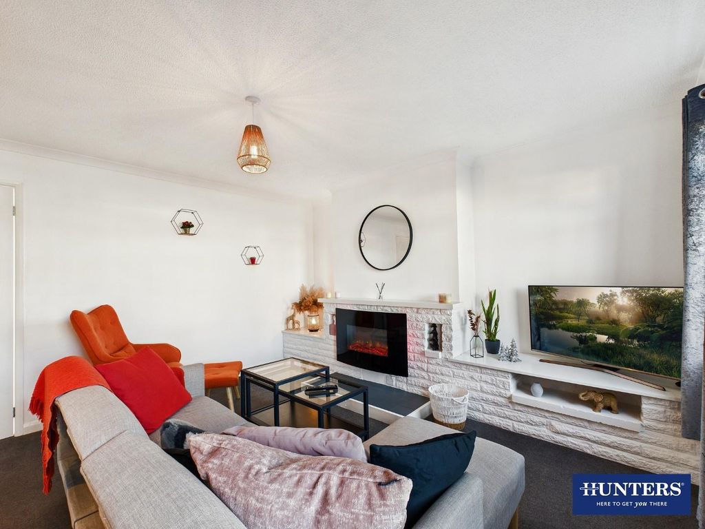 Property photo 2 of 18 Living Room