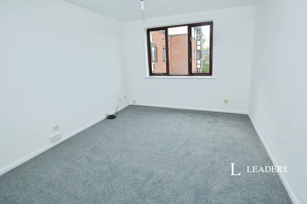 Property photo 3 of 8 Pbox-Img.Jpg