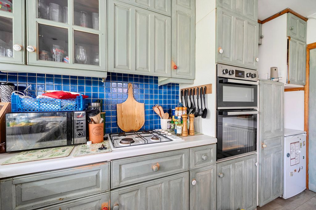 Property photo 3 of 16 Kitchen