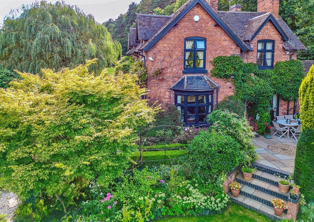 Property photo 3 of 50 Brakemill Farmhouse