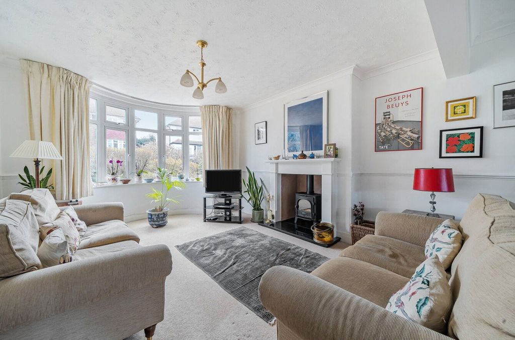 Property photo 2 of 10 Sitting Room