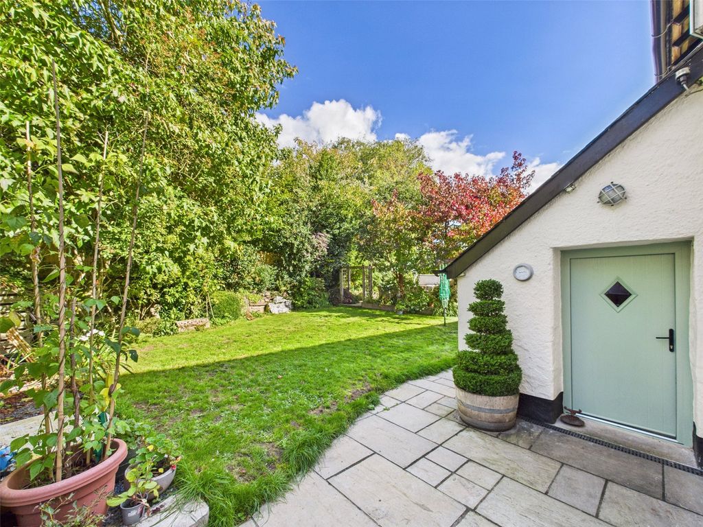 Property photo 3 of 19 Garden