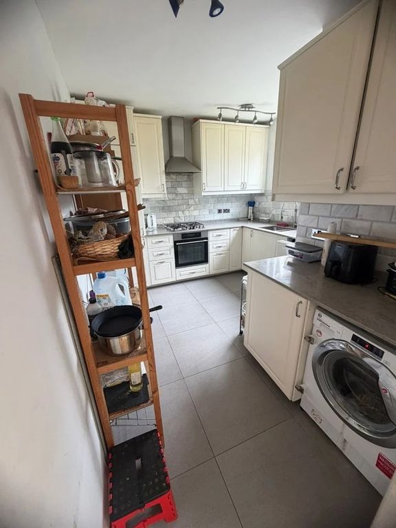 Property photo 3 of 4