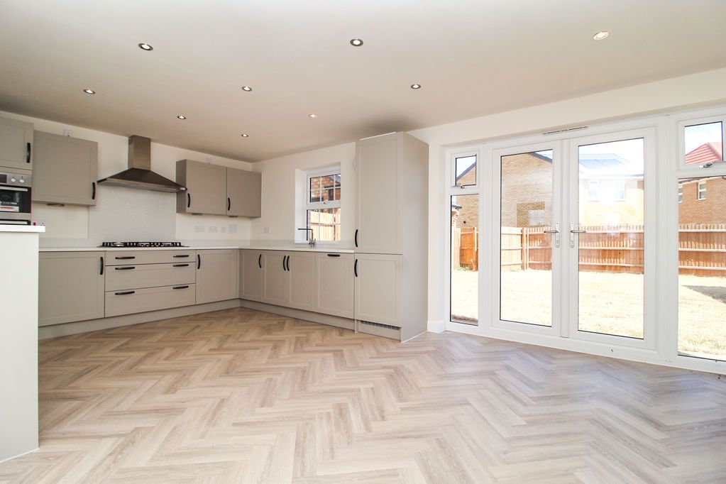 Property photo 2 of 23 Kitchen/Breakfast Room