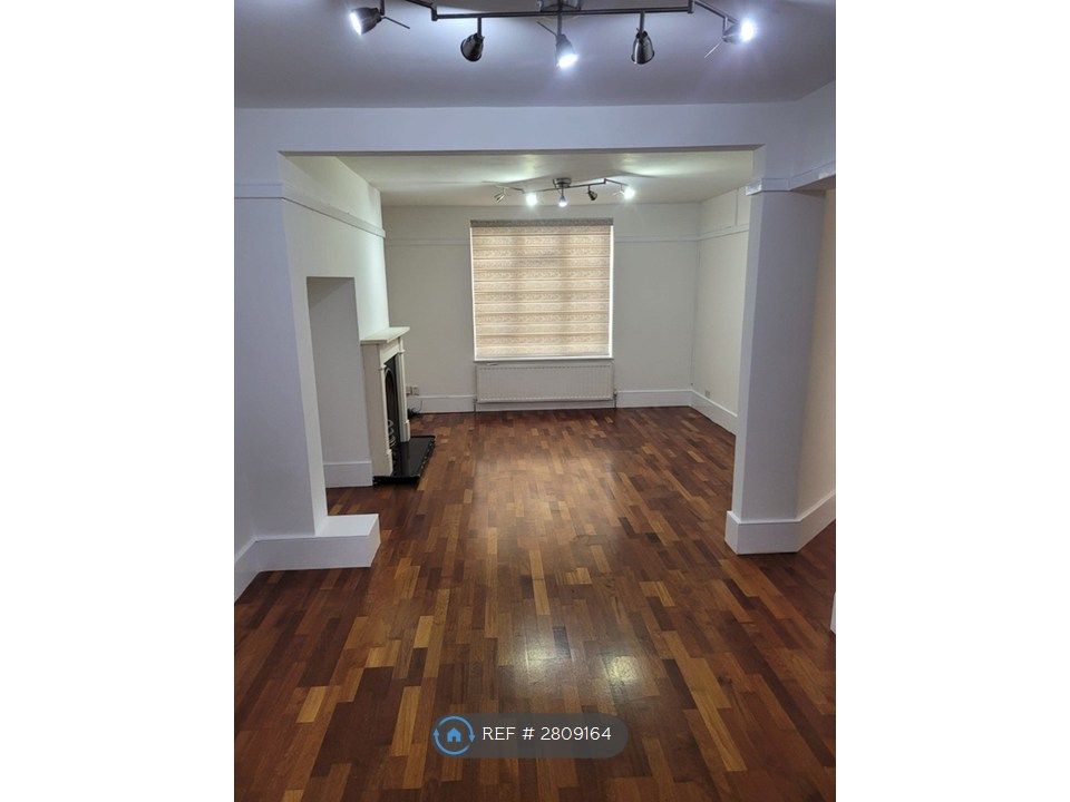 Property photo 1 of 7 Reception