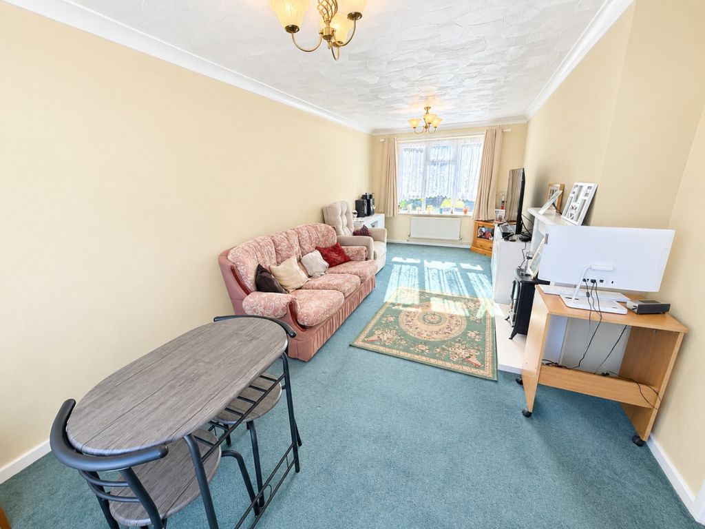 Property photo 3 of 9 5563683