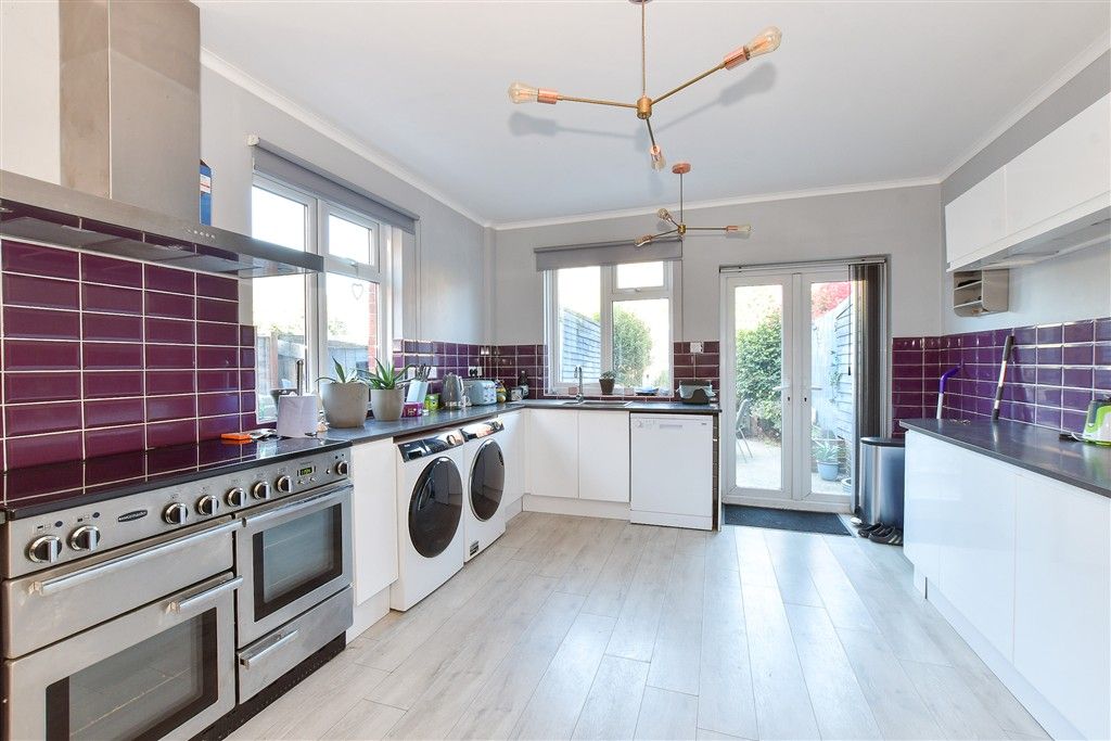 Property photo 2 of 14 Kitchen