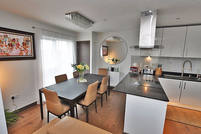 Property photo 1 of 20 Photo 9