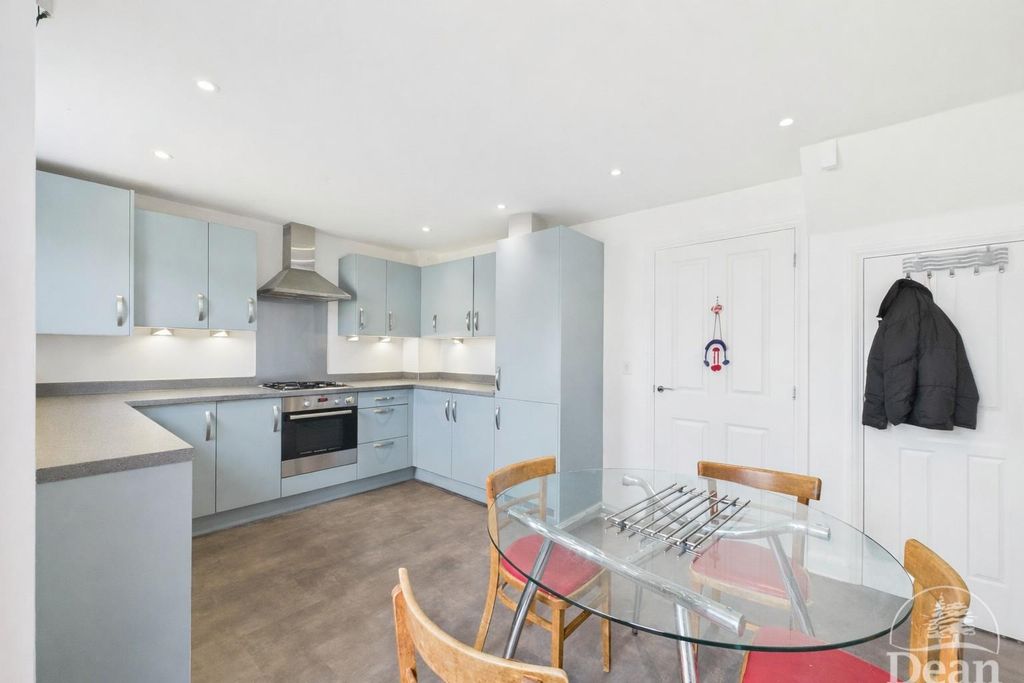 Property photo 3 of 15