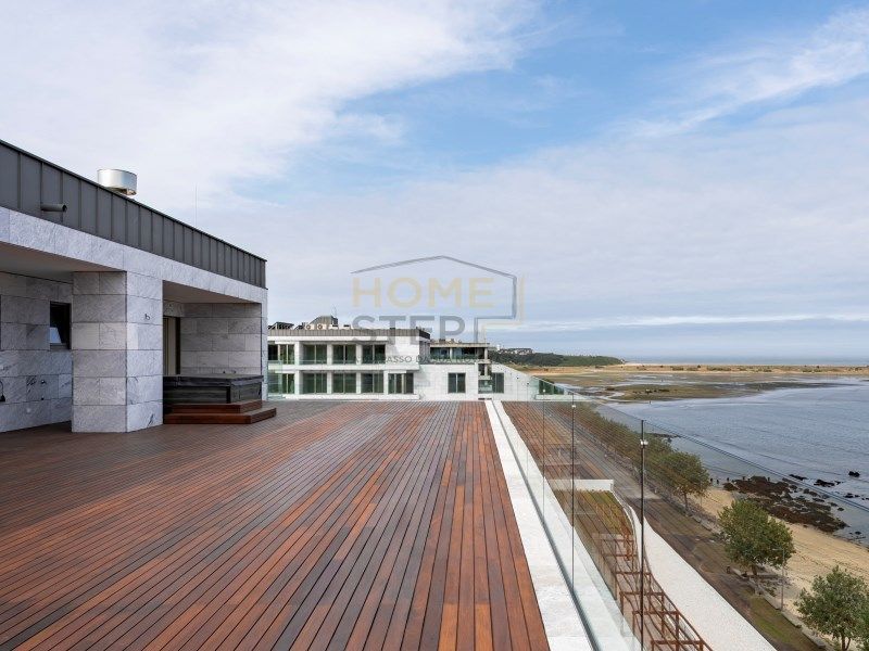 Property photo 2 of 53