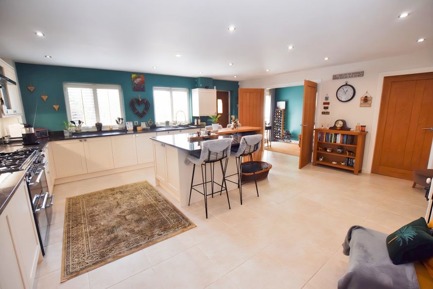 Property photo 2 of 28 Dinng Kitchen A