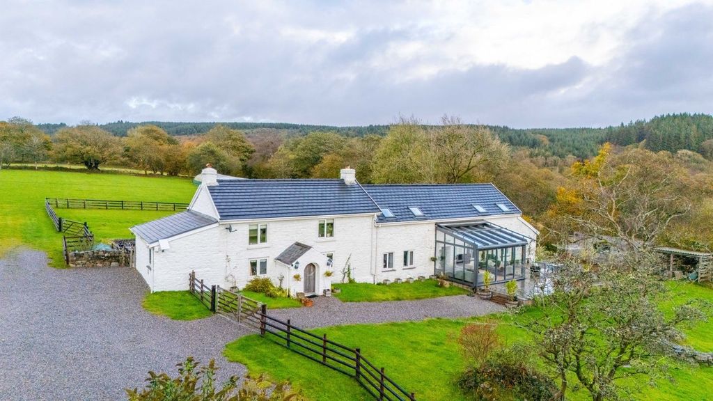 Property photo 1 of 40