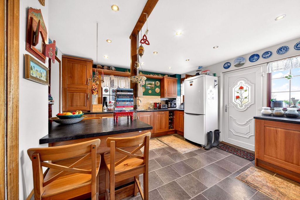 Property photo 3 of 38 Kitchen