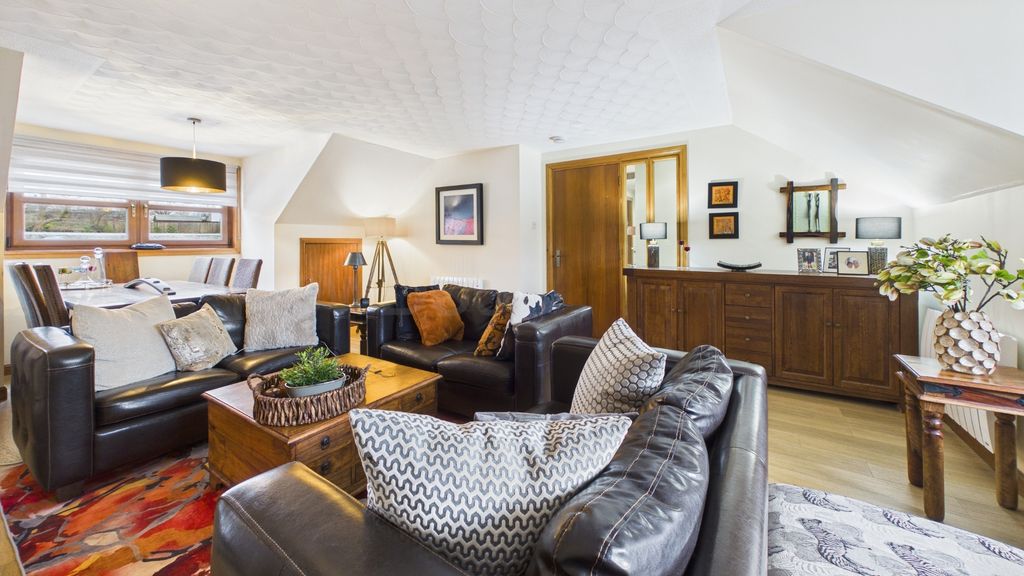 Property photo 2 of 14 Photo 17