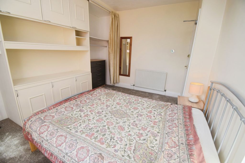 Property photo 2 of 8 Bedroom 2