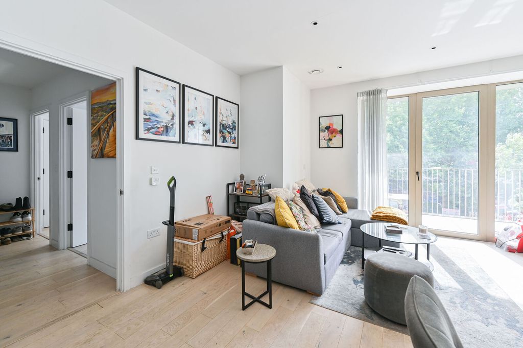 Property photo 3 of 12