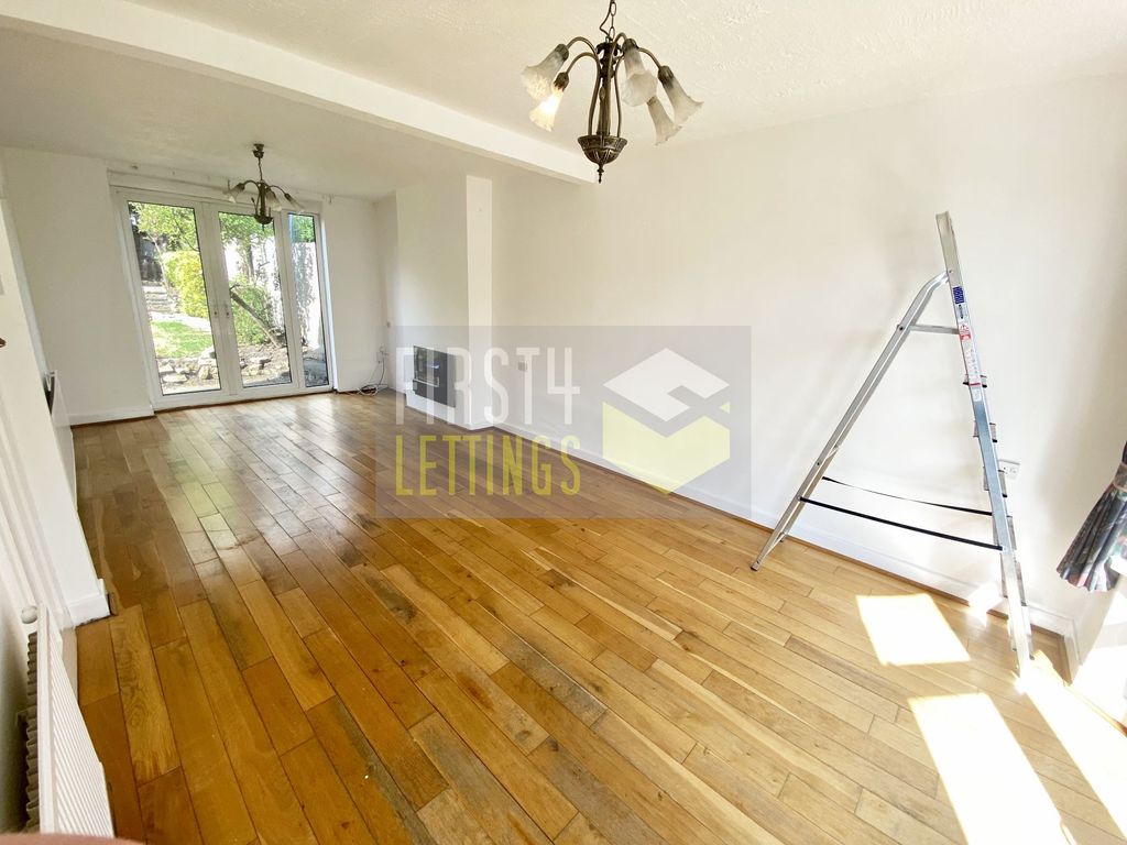 Property photo 2 of 11 Photo 9