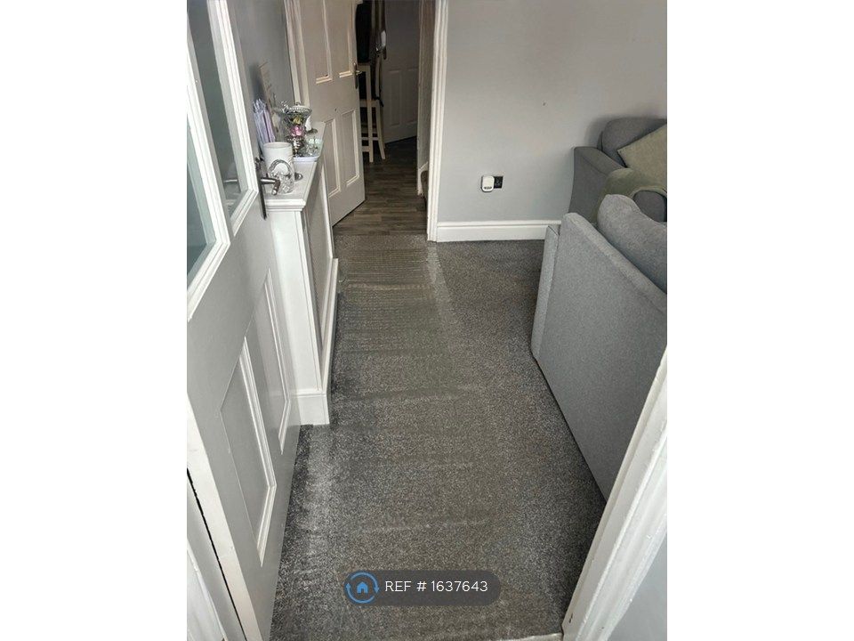 Property photo 2 of 27