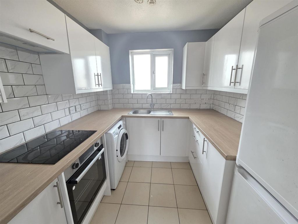 Property photo 3 of 6 1000108052.Jpg