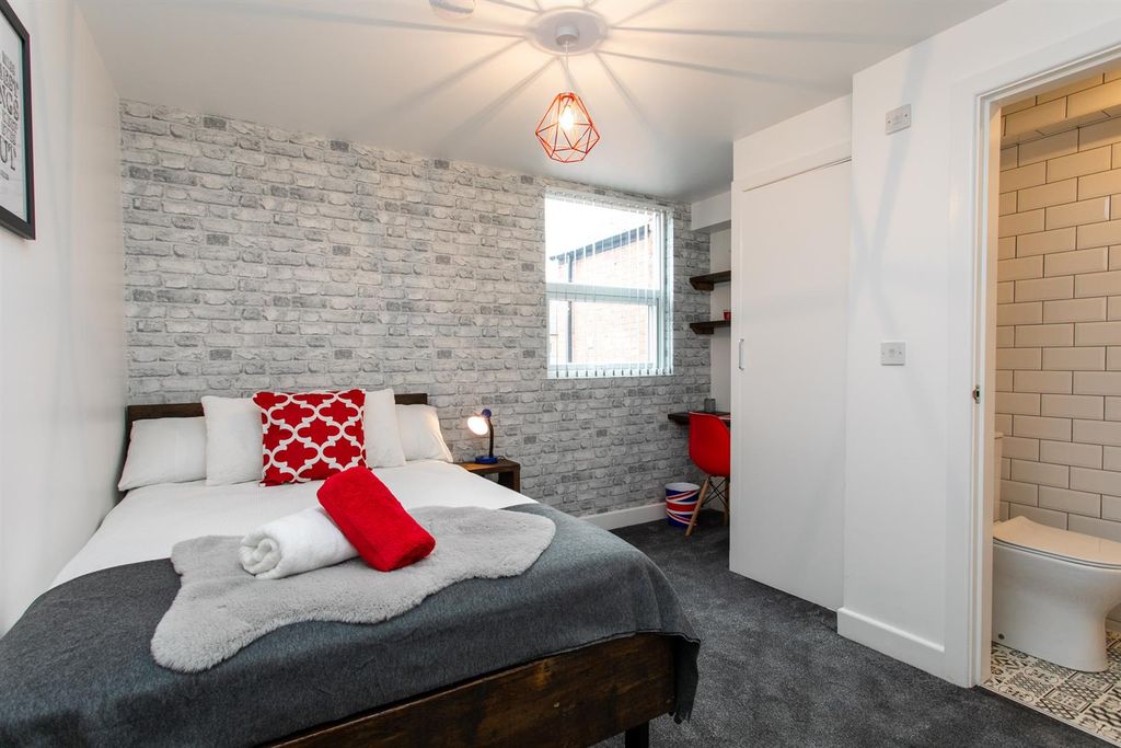 Property photo 1 of 7 60 Hollis Road-13.Jpg