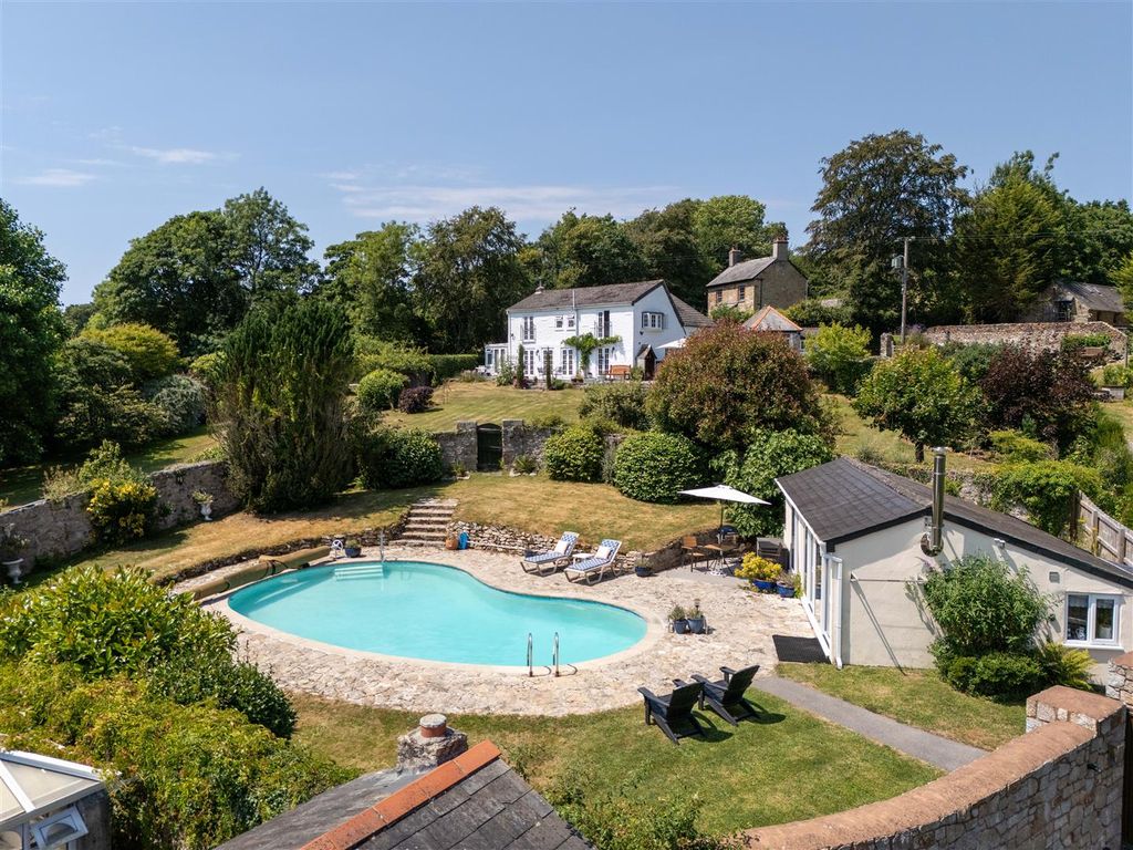 Property photo 1 of 37 Parry Pool House-131.Jpg