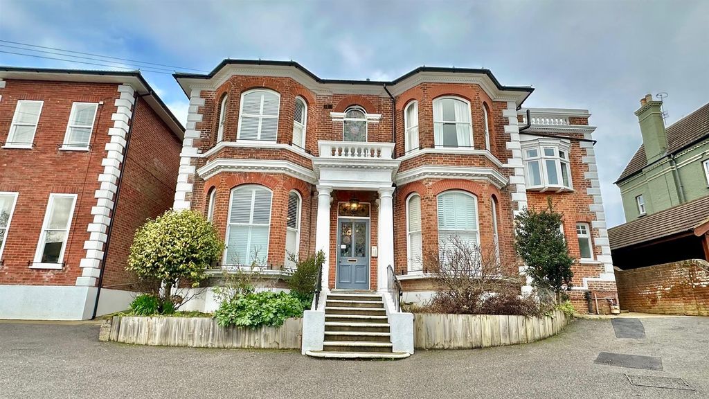 Property photo 1 of 27