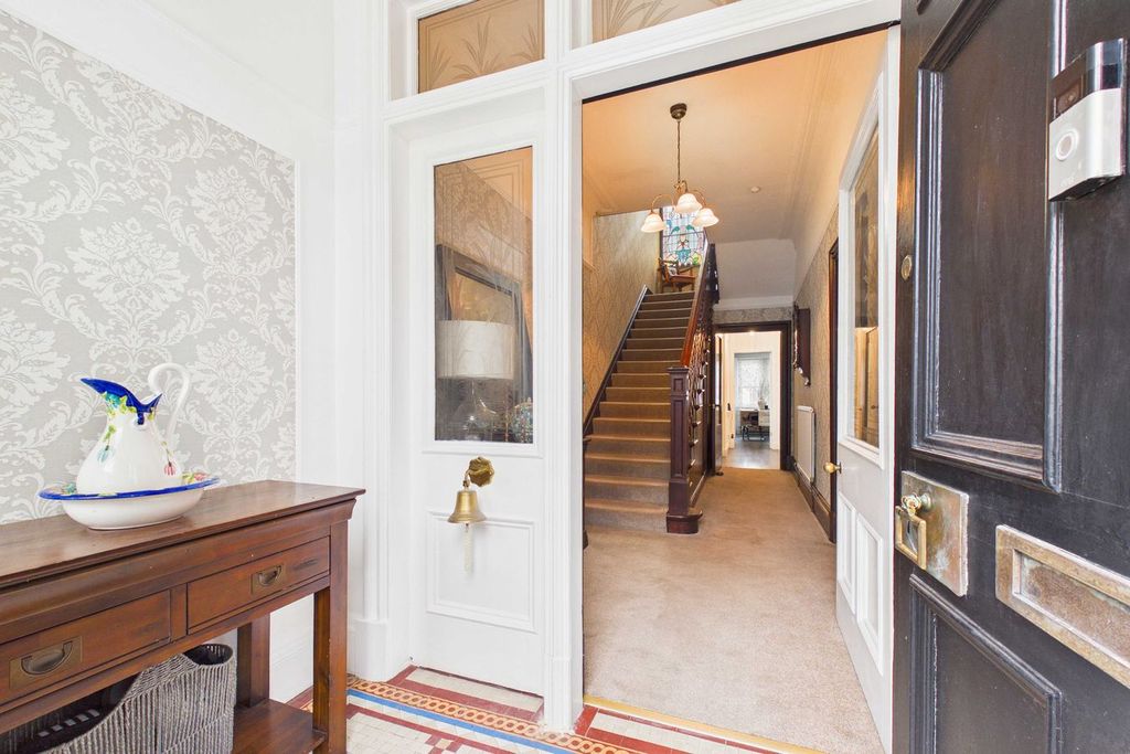 Property photo 2 of 48